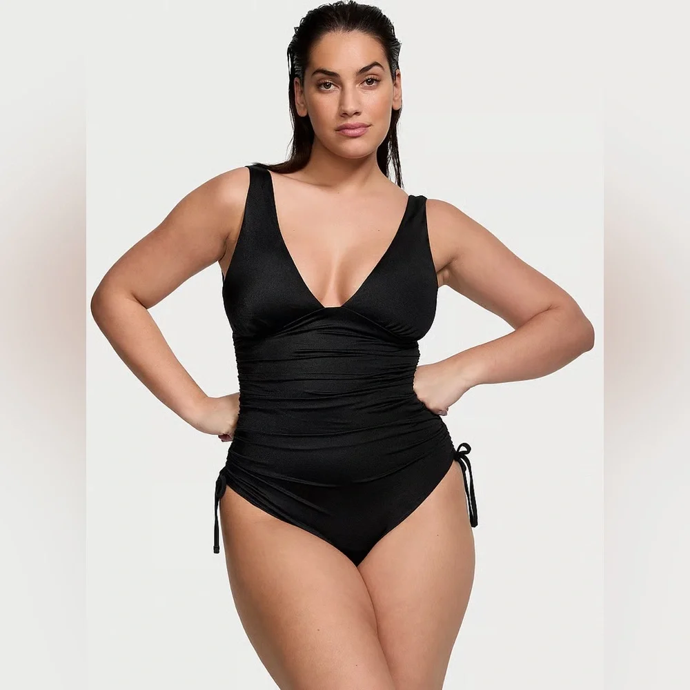 NWT Victoria’s Secret Ruched Plunge One Piece Swimsuit